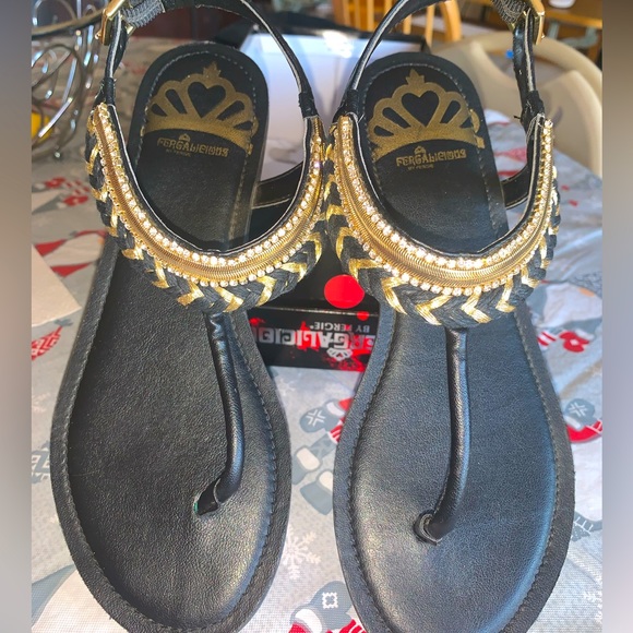 Women’s shoes - Picture 1 of 2